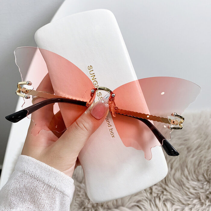 Butterfly Female Fashion Large Rim Gradient Color Street Shot Sun Glasses - Image 1