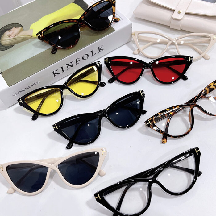 Women's Personality Cat Eye Triangle Leopard Print Glasses - Image 1
