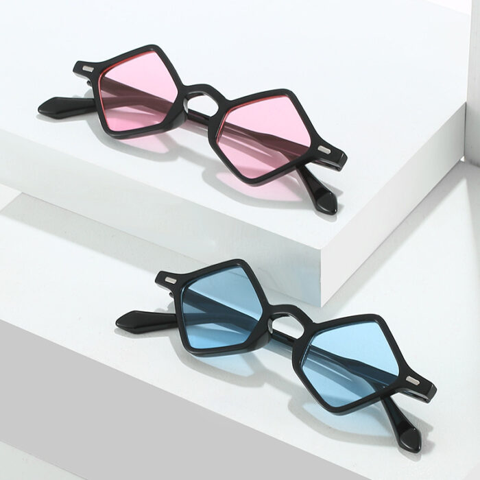Women's Fashion Geometry Pattern Triangle Glasses - Image 1