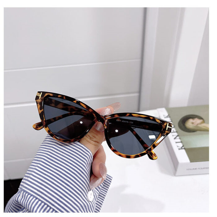 Women's Personality Cat Eye Triangle Leopard Print Glasses - Image 2