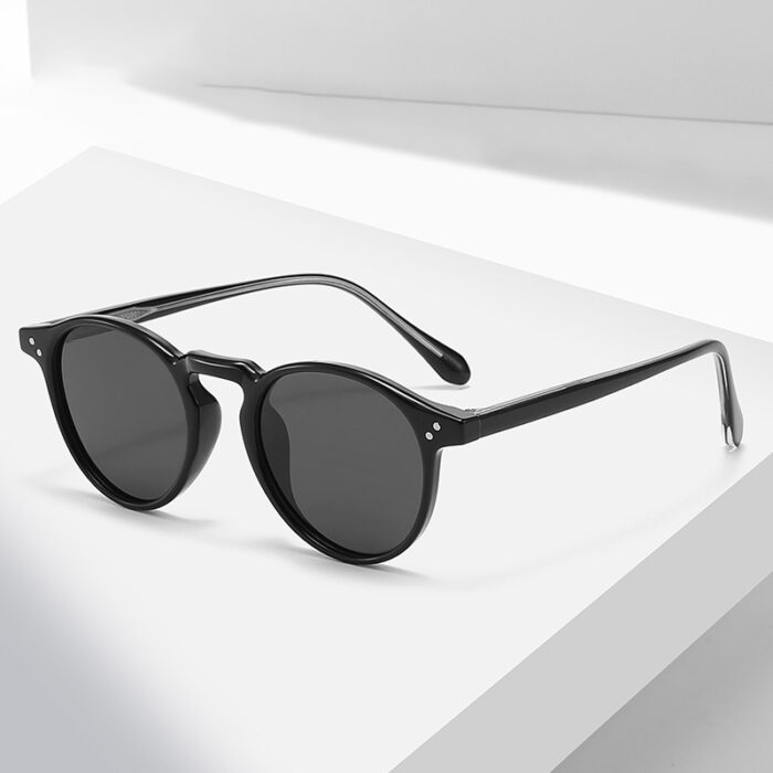 Japan And South Korea Vintage Round Frame TR Polarized Sun Glasses - Image 1
