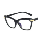 Stylish black cat eye frame