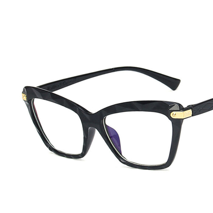 Stylish black cat eye frame