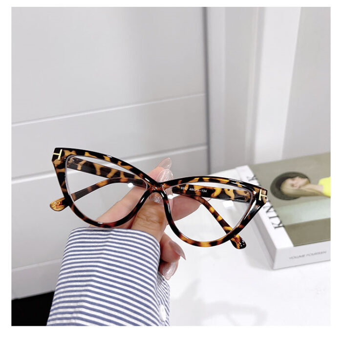Women's Personality Cat Eye Triangle Leopard Print Glasses - Image 9